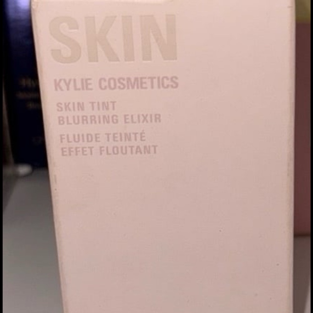 Kylie Cosmetics Skin Tint Blurring Elixir